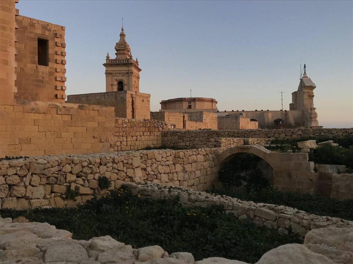 Apartamento Magic In The Heart Of Old Gozo Victoria Exterior foto